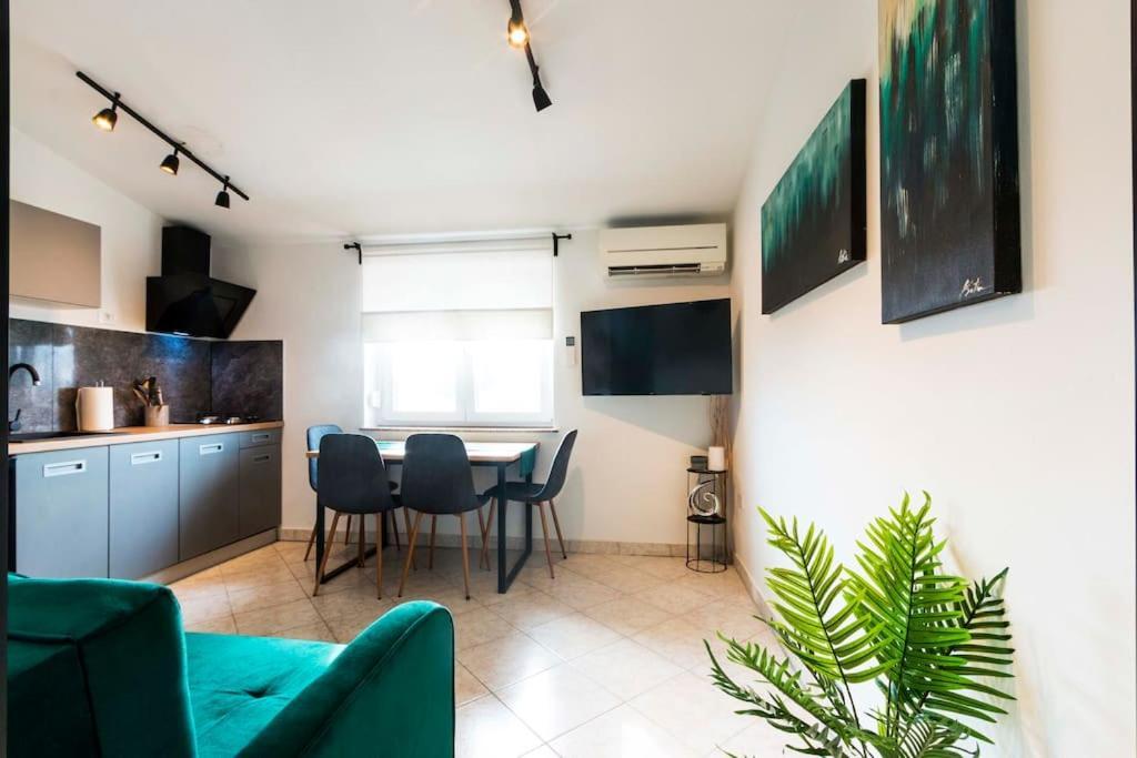 פאז'אנה Apartman Smaragd מראה חיצוני תמונה